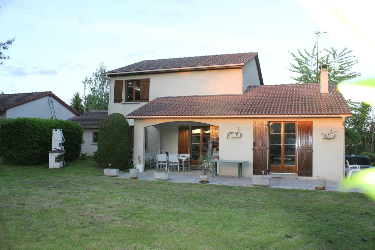 Bed and Breakfast Les écureuils Tramoyes Exterior foto