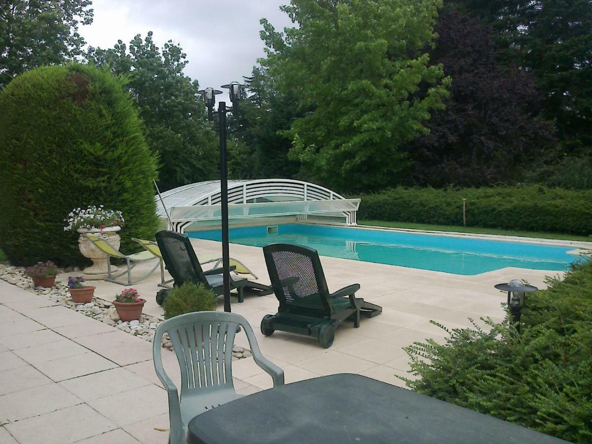 Bed and Breakfast Les écureuils Tramoyes Exterior foto